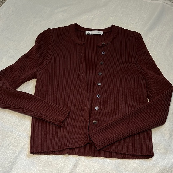 Zara Set - Picture 2 of 5